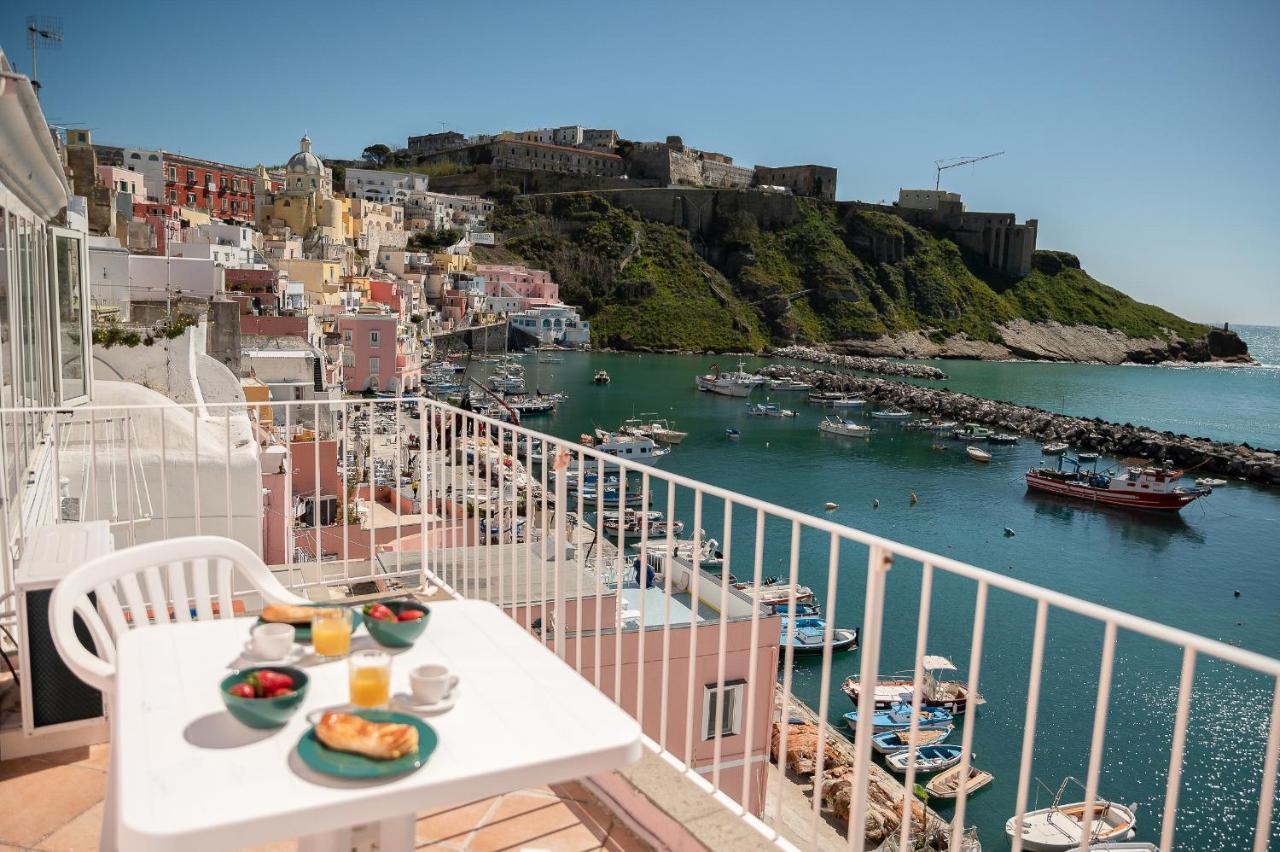 La Romantica - Corricella Exclusive Terrace Apartment *