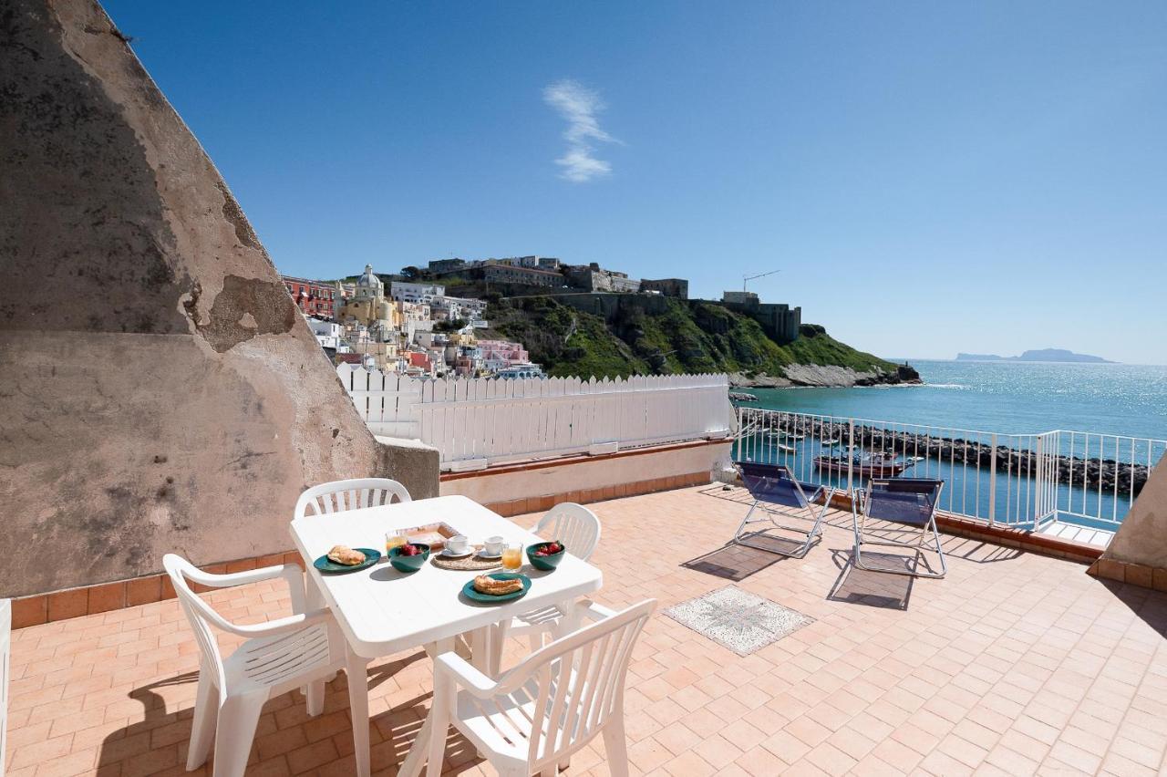 La Romantica - Corricella Exclusive Terrace Apartment