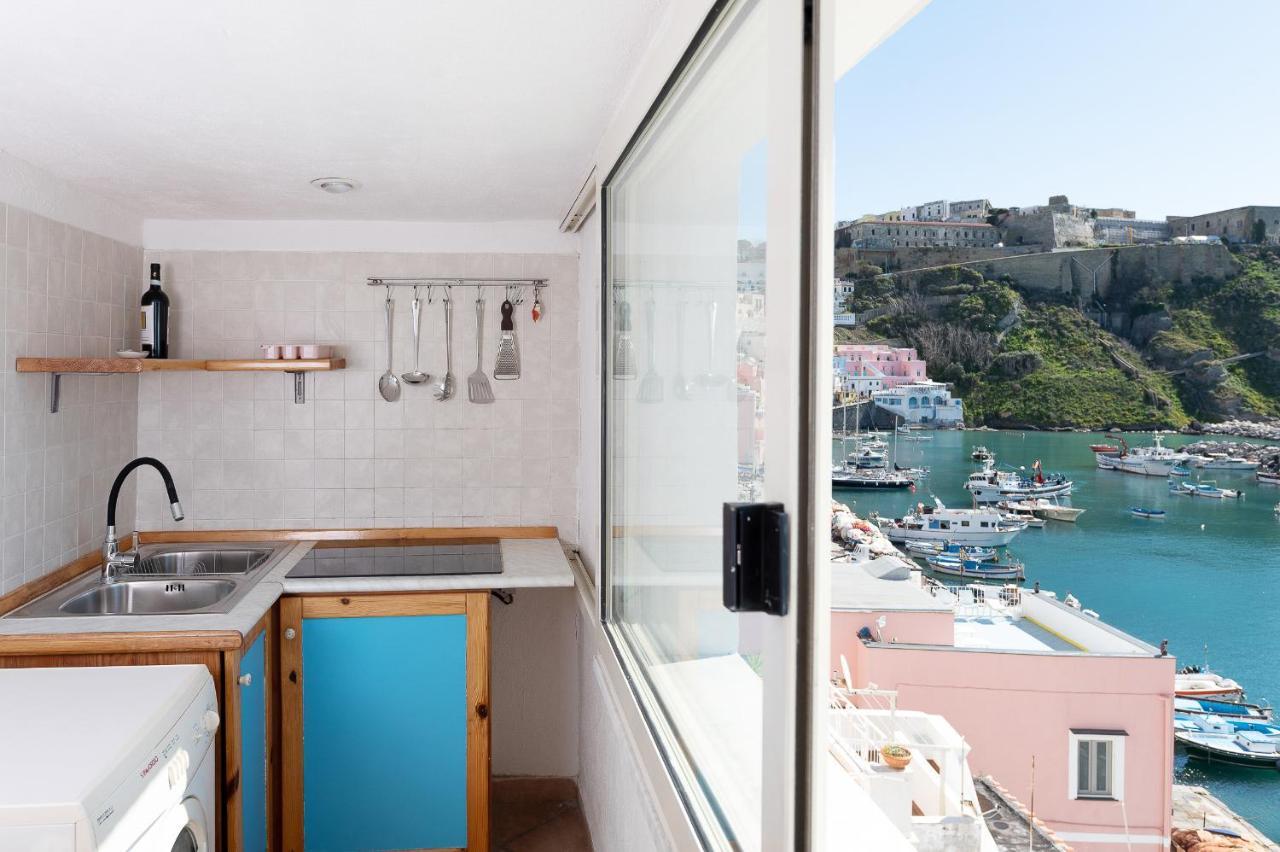 Apartment La Romantica - Corricella Exclusive Terrace